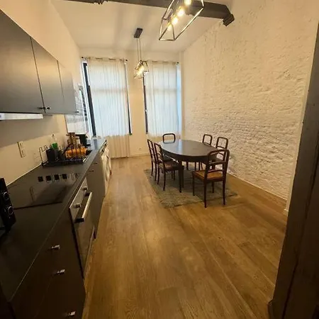 Antwerpian Old Town Apartment *